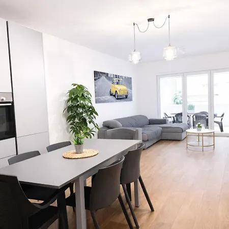 Strada Mola Apartment Bari
