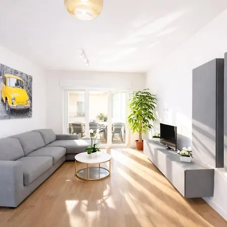 Strada Mola Apartment Bari